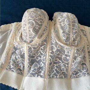 Goddess Cream Lace Bustier